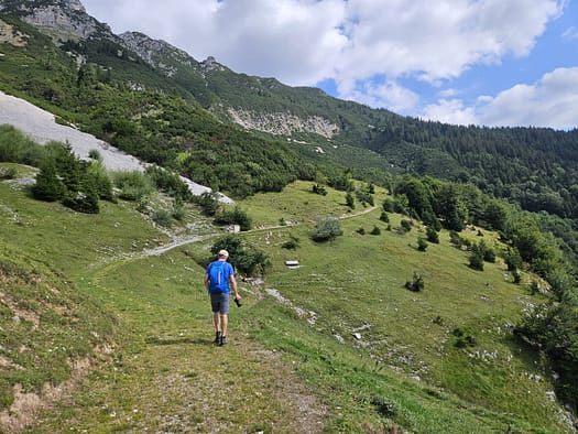 Lattenspitze 2.330 m, Pfeiser Spitze 2.347 m, Thaurer Jochspitze 2.306 m (Bergtour) Lattenspitze 2.330 m Pfeiser Spitze 2.347 m Thaurer Jochspitze 2.306 m Bergtour 10