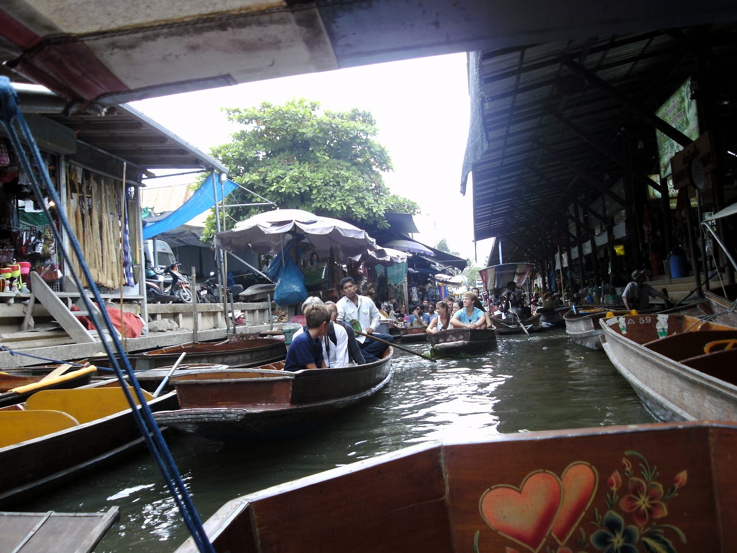 Damnoen Saduak Floating Market
