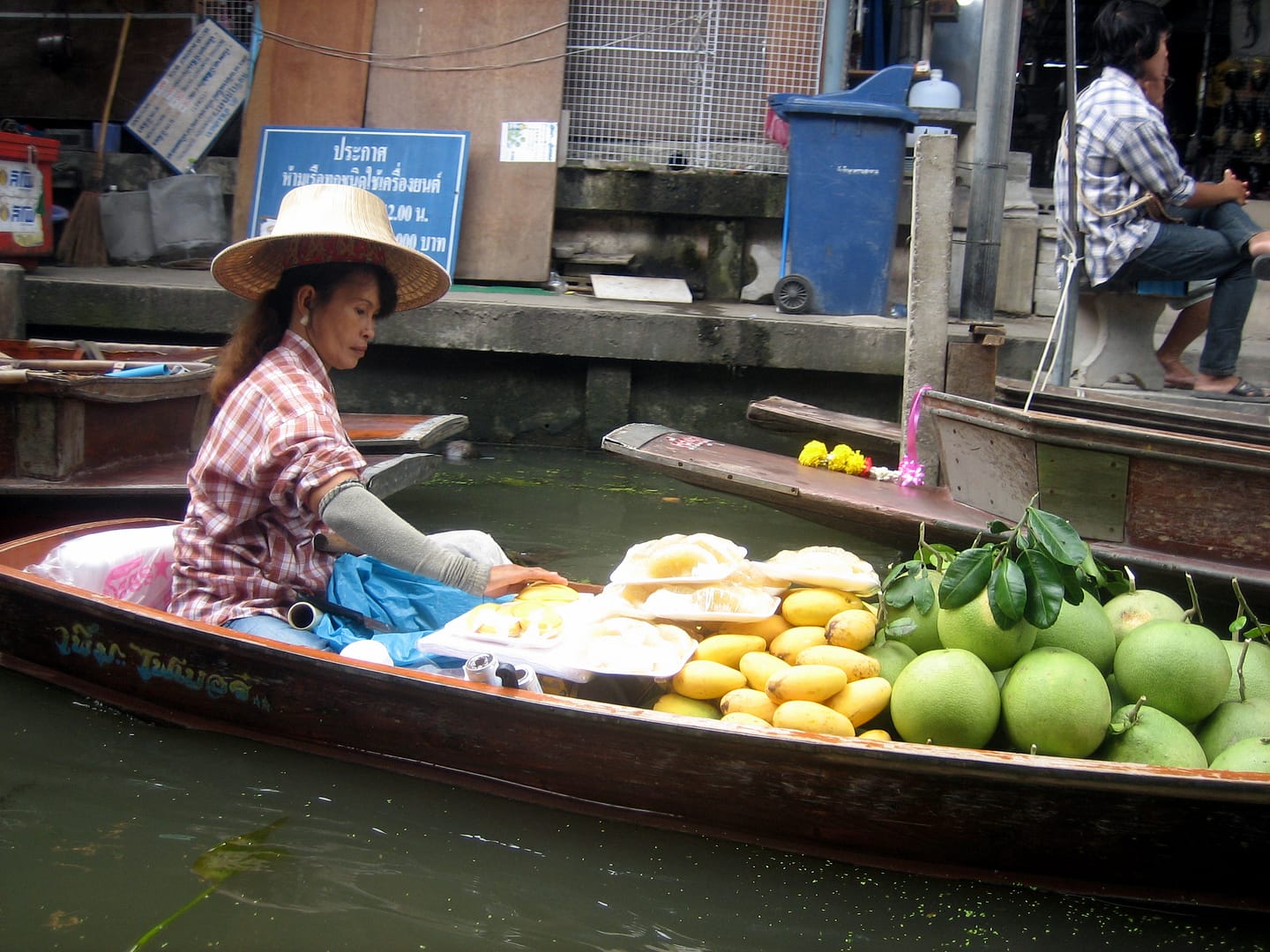 Damnoen Saduak Floating Market
