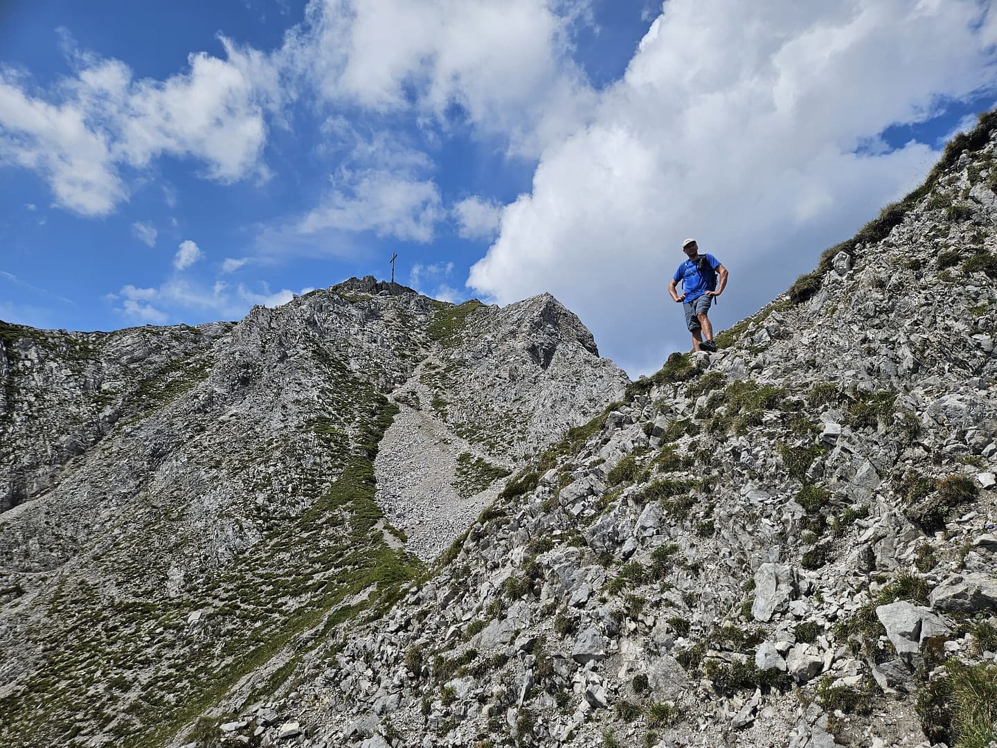 Lattenspitze 2.330 m, Pfeiser Spitze 2.347 m, Thaurer Jochspitze 2.306 m (Bergtour) Lattenspitze 2.330 m Pfeiser Spitze 2.347 m Thaurer Jochspitze 2.306 m Bergtour 22