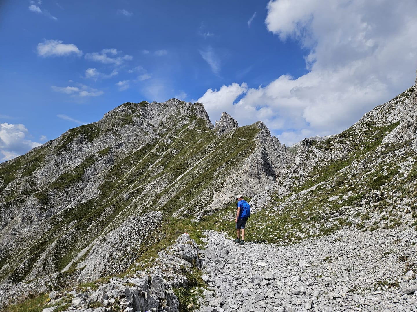 Lattenspitze 2.330 m, Pfeiser Spitze 2.347 m, Thaurer Jochspitze 2.306 m (Bergtour) Lattenspitze 2.330 m Pfeiser Spitze 2.347 m Thaurer Jochspitze 2.306 m Bergtour 26