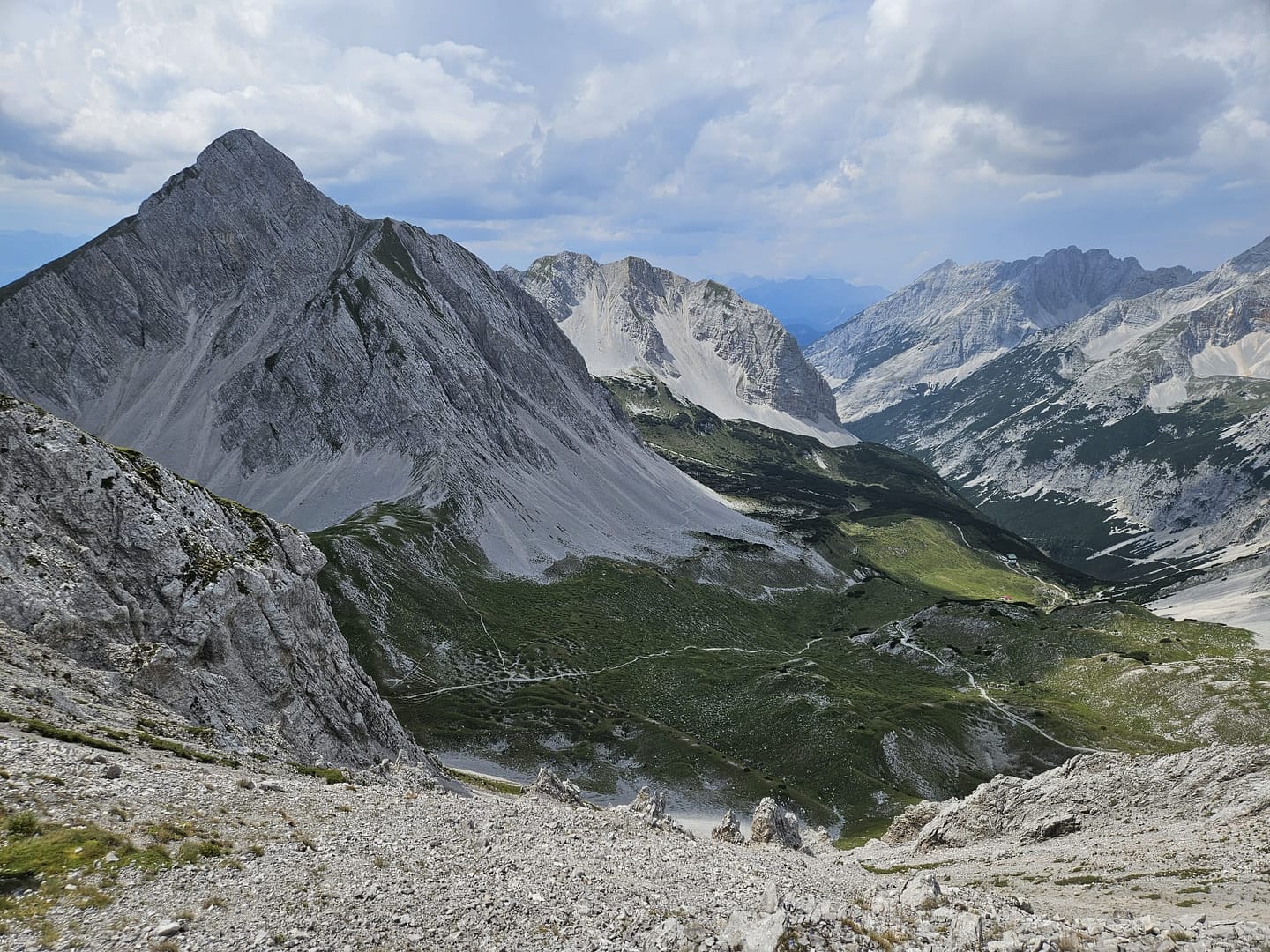Lattenspitze 2.330 m, Pfeiser Spitze 2.347 m, Thaurer Jochspitze 2.306 m (Bergtour) Lattenspitze 2.330 m Pfeiser Spitze 2.347 m Thaurer Jochspitze 2.306 m Bergtour 40