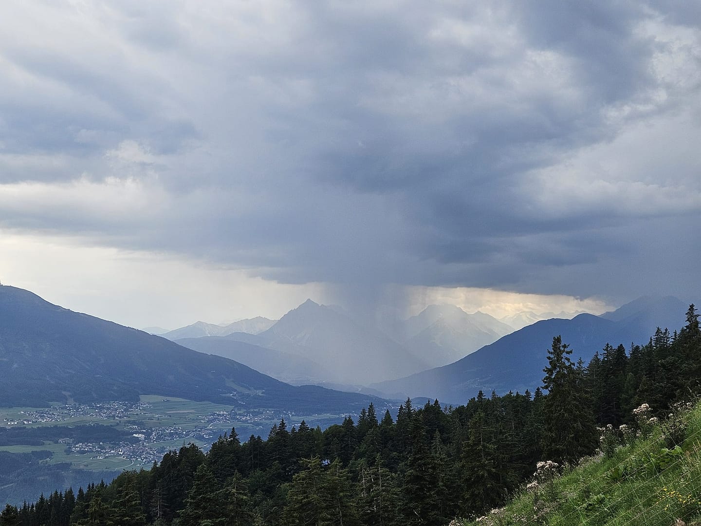 Lattenspitze 2.330 m, Pfeiser Spitze 2.347 m, Thaurer Jochspitze 2.306 m (Bergtour) Lattenspitze 2.330 m Pfeiser Spitze 2.347 m Thaurer Jochspitze 2.306 m Bergtour 5