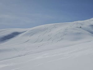 Abfahrtsspuren vom Gipfel Pfeiler