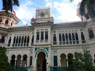 Sterbende Schweine und Fahrt nach Cienfuegos Cienfuegos
