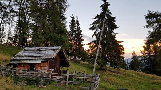 Höllenkragen 2.387 m (Wanderung) Trenser-Joch-Hütte