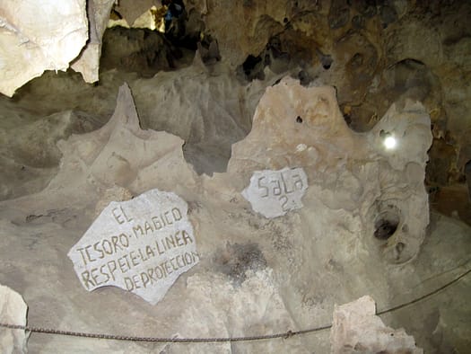 Galaxie-Höhle und Teufelshöhle Galaxie-Höhle