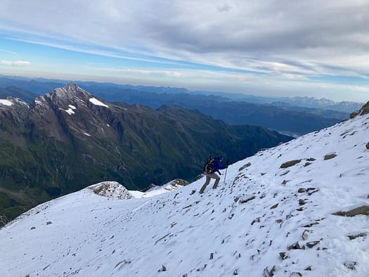 Großes Wiesbachhorn 3.564 m, Hinterer Bratschenkopf 3.413 m, Klockerin 3.422 m, Hohe Dock 3.348 m, Großer Bärenkopf 3.396 m, Mittlerer Bärenkopf 3.351 m (Hochtour) Grosses Wiesbachhorn 3.564 m 7