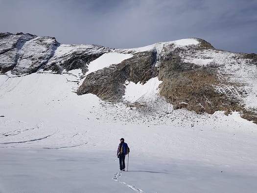 Großes Wiesbachhorn 3.564 m, Hinterer Bratschenkopf 3.413 m, Klockerin 3.422 m, Hohe Dock 3.348 m, Großer Bärenkopf 3.396 m, Mittlerer Bärenkopf 3.351 m (Hochtour) Hinterer Bratschenkopf 3.413 m 9