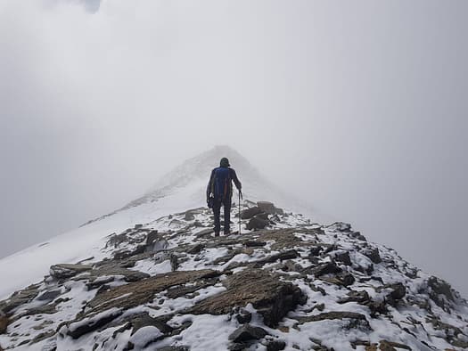 Großes Wiesbachhorn 3.564 m, Hinterer Bratschenkopf 3.413 m, Klockerin 3.422 m, Hohe Dock 3.348 m, Großer Bärenkopf 3.396 m, Mittlerer Bärenkopf 3.351 m (Hochtour) Tourenbeschreibung Klockerin 3.422 m 3