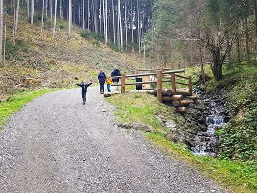 Putzi sucht die Wundernuss & erwartet eine Überraschung (Themenwanderwege) Putzi erwartet eine Ueberraschung Themenwanderweg 3