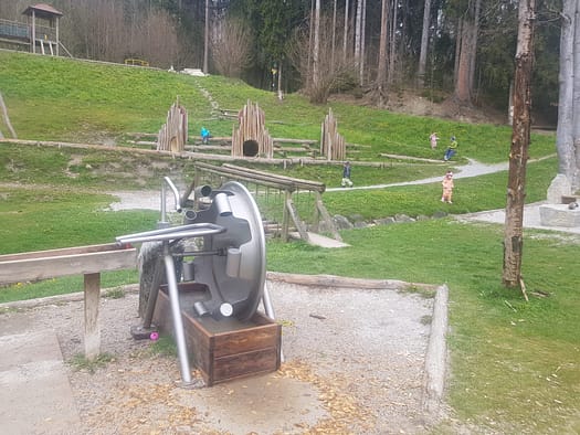 Putzi sucht die Wundernuss & erwartet eine Überraschung (Themenwanderwege) Putzi sucht die Wundernuss Themenwanderweg 12