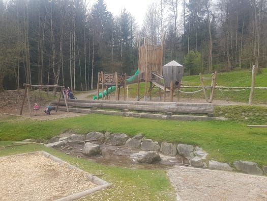 Putzi sucht die Wundernuss & erwartet eine Überraschung (Themenwanderwege) Putzi sucht die Wundernuss Themenwanderweg 13