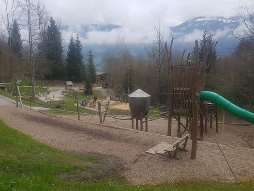 Putzi sucht die Wundernuss & erwartet eine Überraschung (Themenwanderwege) Putzi sucht die Wundernuss Themenwanderweg 17