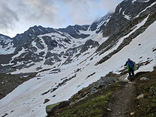 Dreiherrenspitze 3.499 m (Hochtour) Dreiherrenspitze 3.499 m Hochtour 1