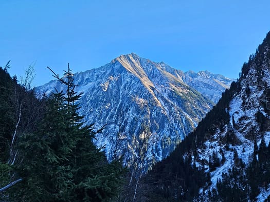 Friesenberghaus 2.498 m (Wanderung) Friesenberghaus 2.498 m Wanderung 18