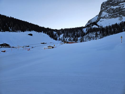 Bergrücken vom Hochfeld 2.260 m (Skitour) Bergruecken vom Hochfeld 2.260 m Skitour 2