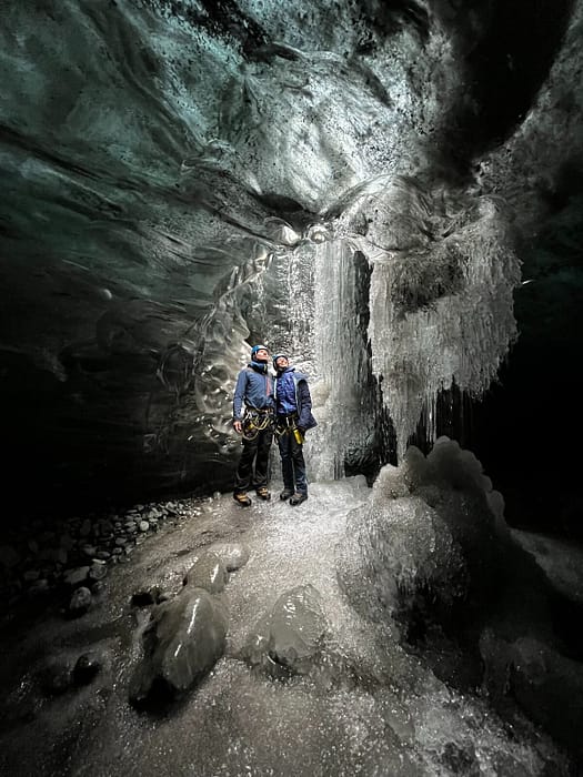 Superjeep, Gletscherwanderung & Eishöhlenerkundung Superjeep Gletscherwanderung amp Eishoehlenerkundung Bergtour 23 e1716465985773