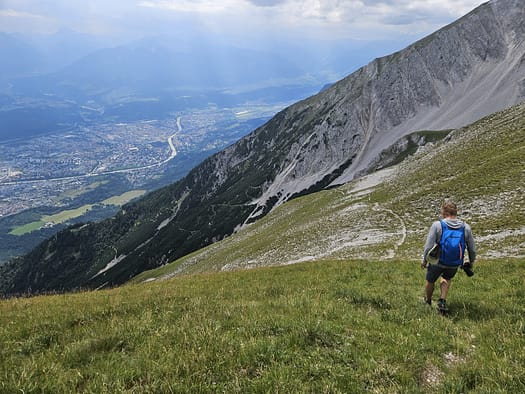 Lattenspitze 2.330 m, Pfeiser Spitze 2.347 m, Thaurer Jochspitze 2.306 m (Bergtour) Lattenspitze 2.330 m Pfeiser Spitze 2.347 m Thaurer Jochspitze 2.306 m Bergtour 41