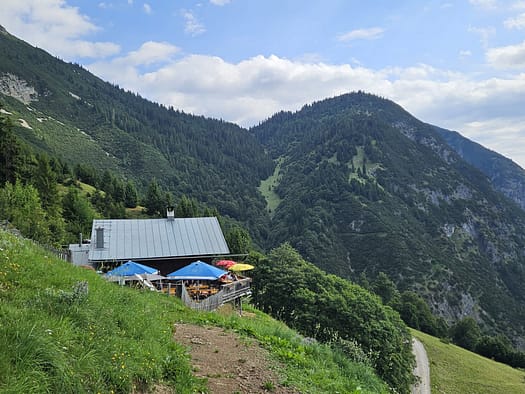 Lattenspitze 2.330 m, Pfeiser Spitze 2.347 m, Thaurer Jochspitze 2.306 m (Bergtour) Lattenspitze 2.330 m Pfeiser Spitze 2.347 m Thaurer Jochspitze 2.306 m Bergtour 8