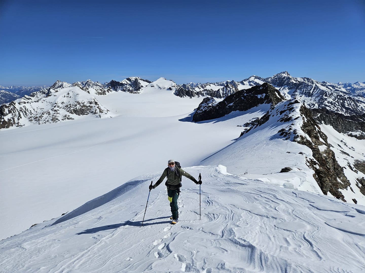 Hochvernaglwand 3.433 m & Mittlere Hintereisspitze 3.450 m (Skihochtour) Hochvernaglwand 3.433 m Mittlere Hintereisspitze 3.450 m Skihochtourbr 14