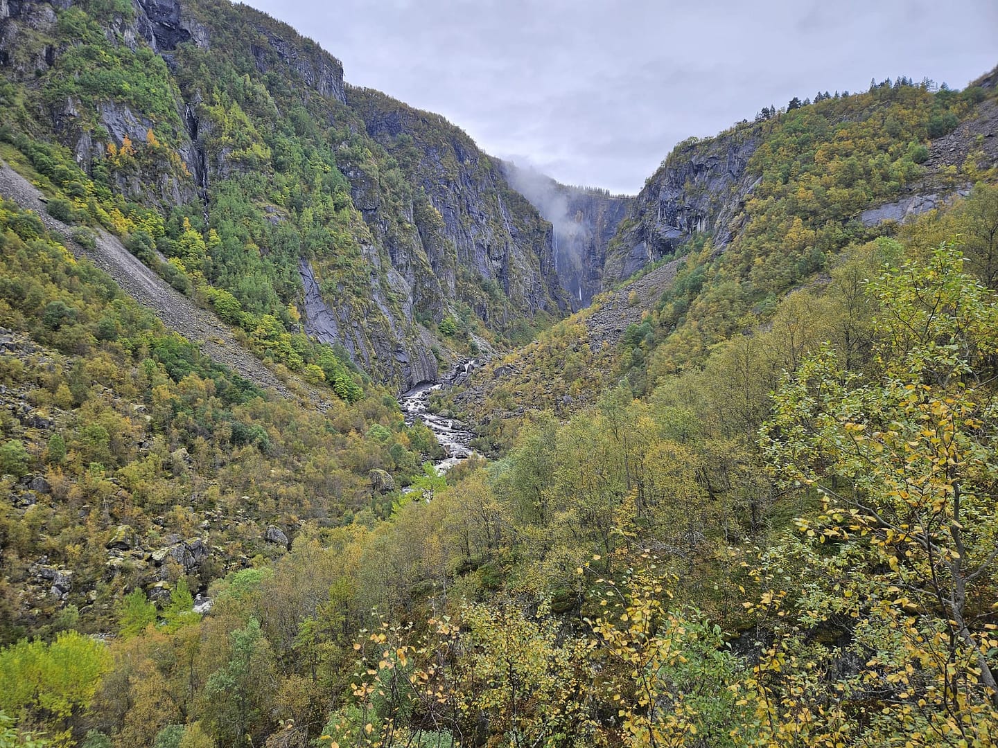 Vøringsfossen - zum Fuß des Wasserfalls (Wanderung) Voringsfossen zum Fuss des Wasserfalls Wanderung 9