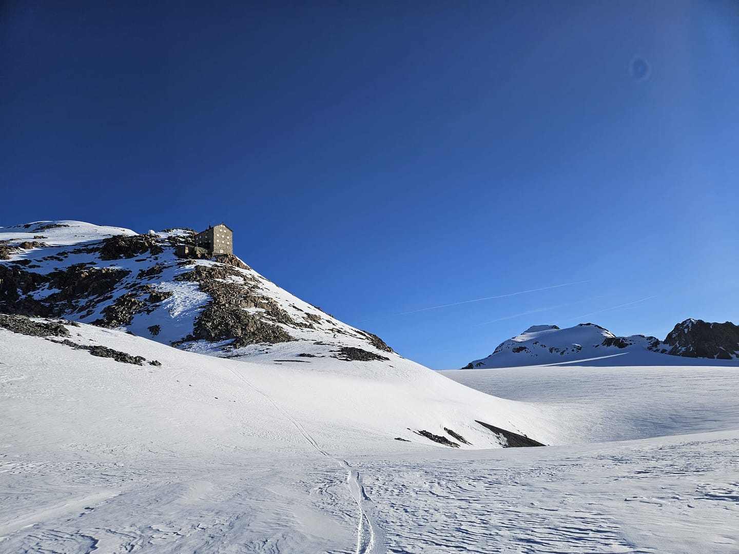 Hochvernaglwand 3.433 m & Mittlere Hintereisspitze 3.450 m (Skihochtour) Hochvernaglwand 3.433 m Mittlere Hintereisspitze 3.450 m Skihochtourbr 1