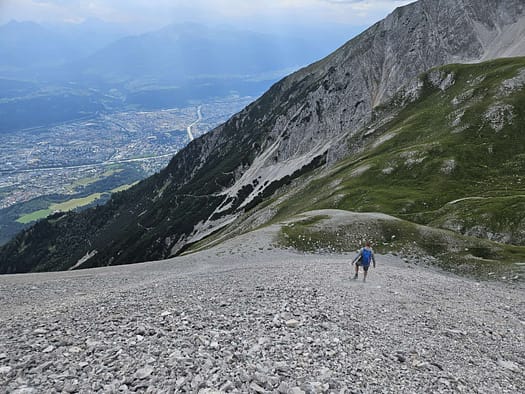 Lattenspitze 2.330 m, Pfeiser Spitze 2.347 m, Thaurer Jochspitze 2.306 m (Bergtour) Lattenspitze 2.330 m Pfeiser Spitze 2.347 m Thaurer Jochspitze 2.306 m Bergtour 1