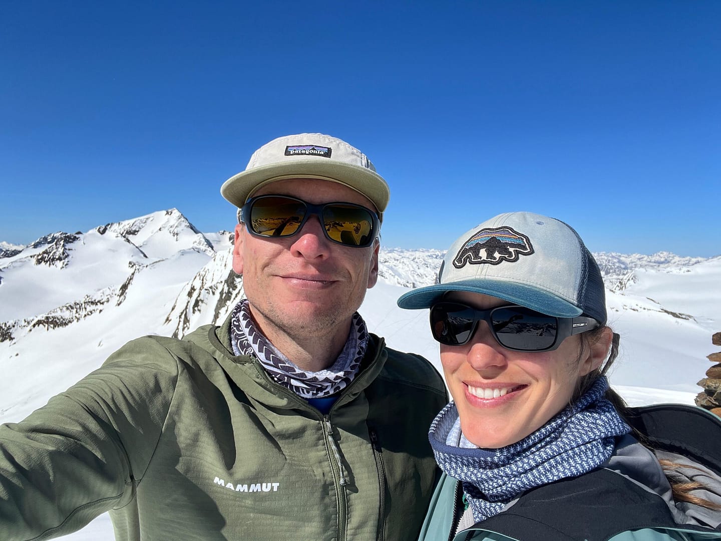 Hochvernaglwand 3.433 m & Mittlere Hintereisspitze 3.450 m (Skihochtour) Hochvernaglwand 3.433 m Mittlere Hintereisspitze 3.450 m Skihochtour1 8 scaled