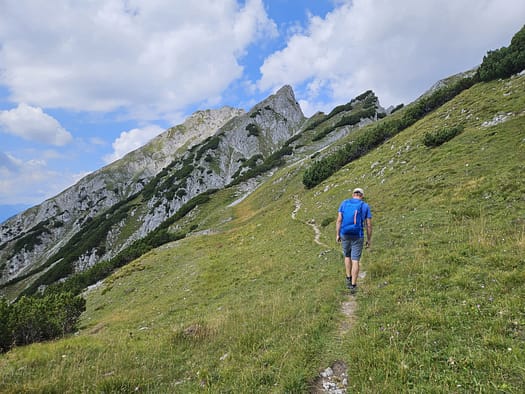 Lattenspitze 2.330 m, Pfeiser Spitze 2.347 m, Thaurer Jochspitze 2.306 m (Bergtour) Lattenspitze 2.330 m Pfeiser Spitze 2.347 m Thaurer Jochspitze 2.306 m Bergtour 17