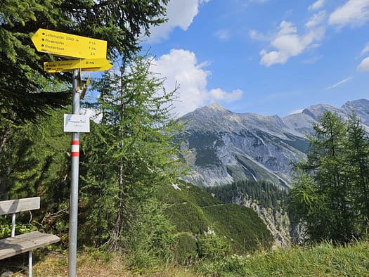 Lattenspitze 2.330 m, Pfeiser Spitze 2.347 m, Thaurer Jochspitze 2.306 m (Bergtour) Lattenspitze 2.330 m Pfeiser Spitze 2.347 m Thaurer Jochspitze 2.306 m Bergtour 20